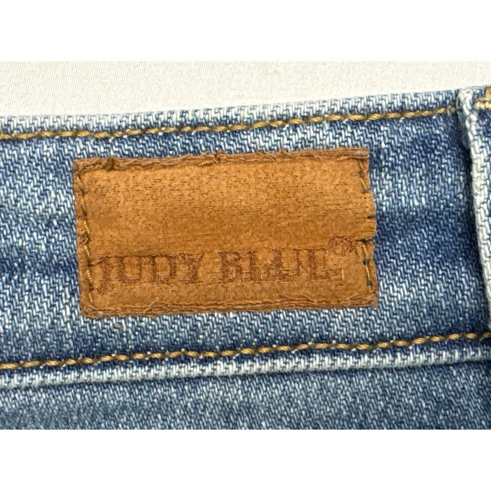Judy Blue Women's Cuffed Blue Stretch Shorts - Size S (27x3.5)* - Picture 3 of 5